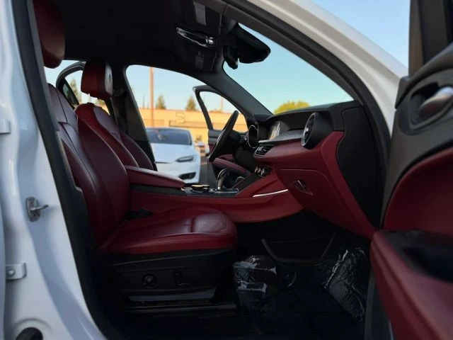 2019 Alfa Romeo Stelvio - Image 12 of 23