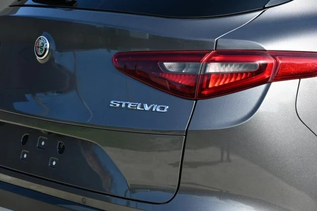 2019 Alfa Romeo Stelvio - Image 8 of 20