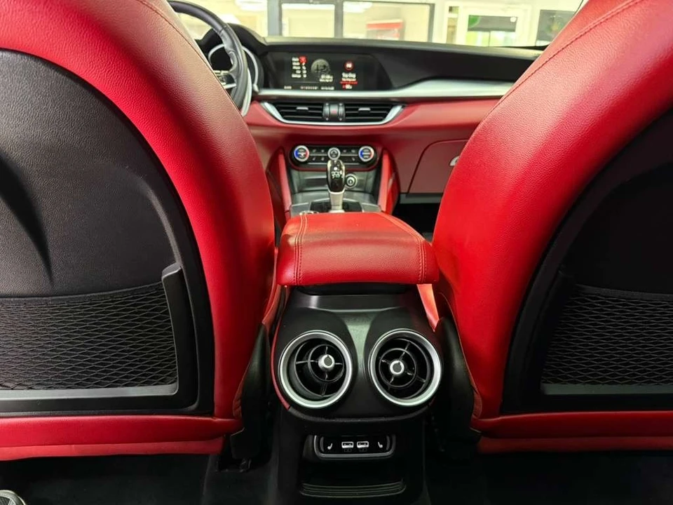 2019 Alfa Romeo Stelvio - Image 22 of 31