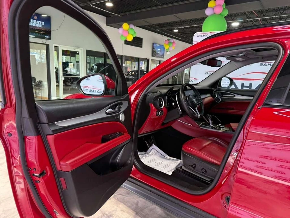 2019 Alfa Romeo Stelvio - Image 28 of 31