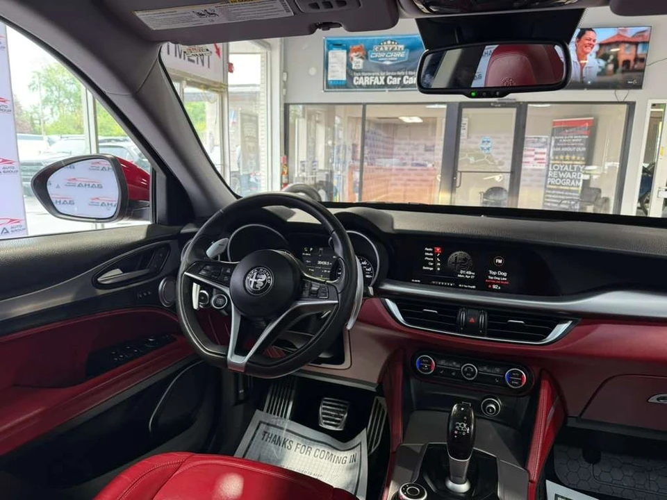 2019 Alfa Romeo Stelvio - Image 26 of 31