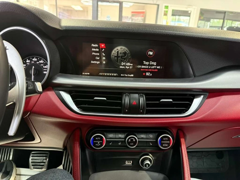 2019 Alfa Romeo Stelvio - Image 16 of 31
