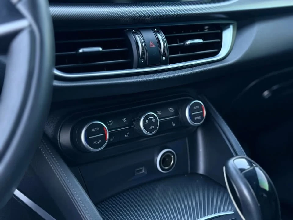 2019 Alfa Romeo Stelvio - Image 13 of 20
