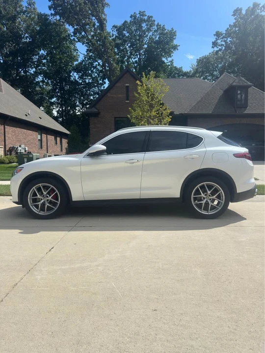 2019 Alfa Romeo Stelvio - Image 2 of 11