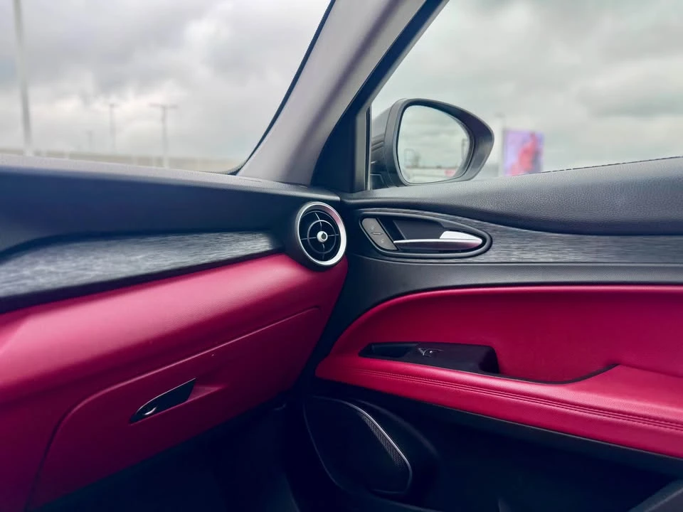 2019 Alfa Romeo Stelvio - Image 16 of 18