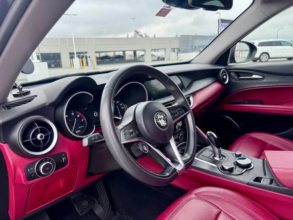 2019 Alfa Romeo Stelvio - Image 9 of 18