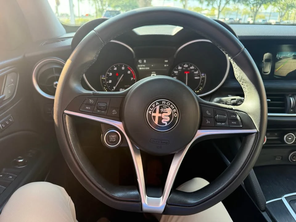 2019 Alfa Romeo Stelvio - Image 12 of 21