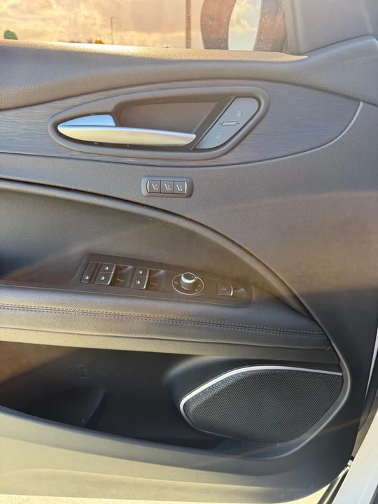 2019 Alfa Romeo Stelvio - Image 14 of 21