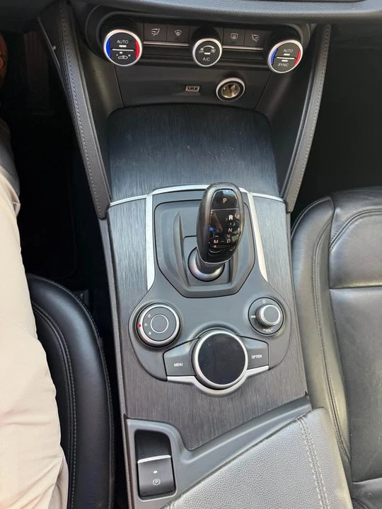 2019 Alfa Romeo Stelvio - Image 10 of 21
