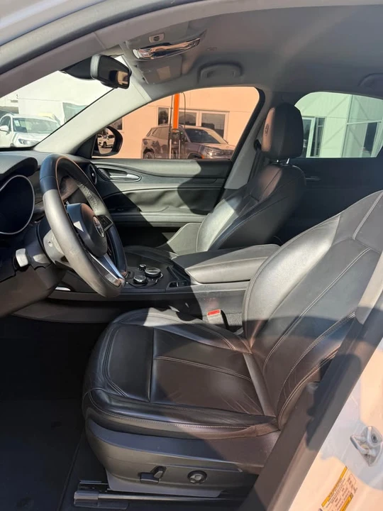 2019 Alfa Romeo Stelvio - Image 15 of 21