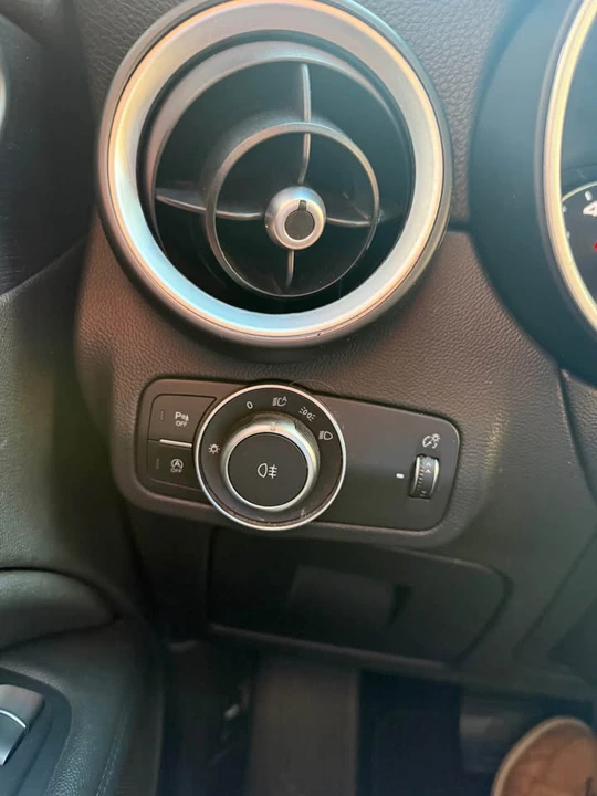 2019 Alfa Romeo Stelvio - Image 13 of 21