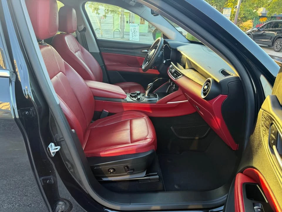 2019 Alfa Romeo Stelvio - Image 9 of 18