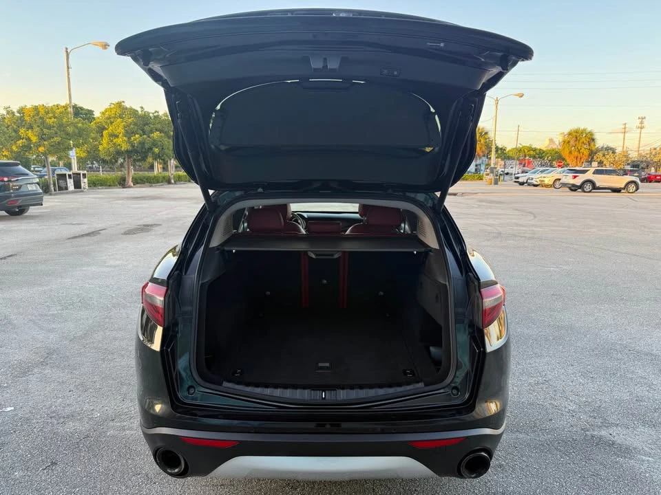 2019 Alfa Romeo Stelvio - Image 17 of 18