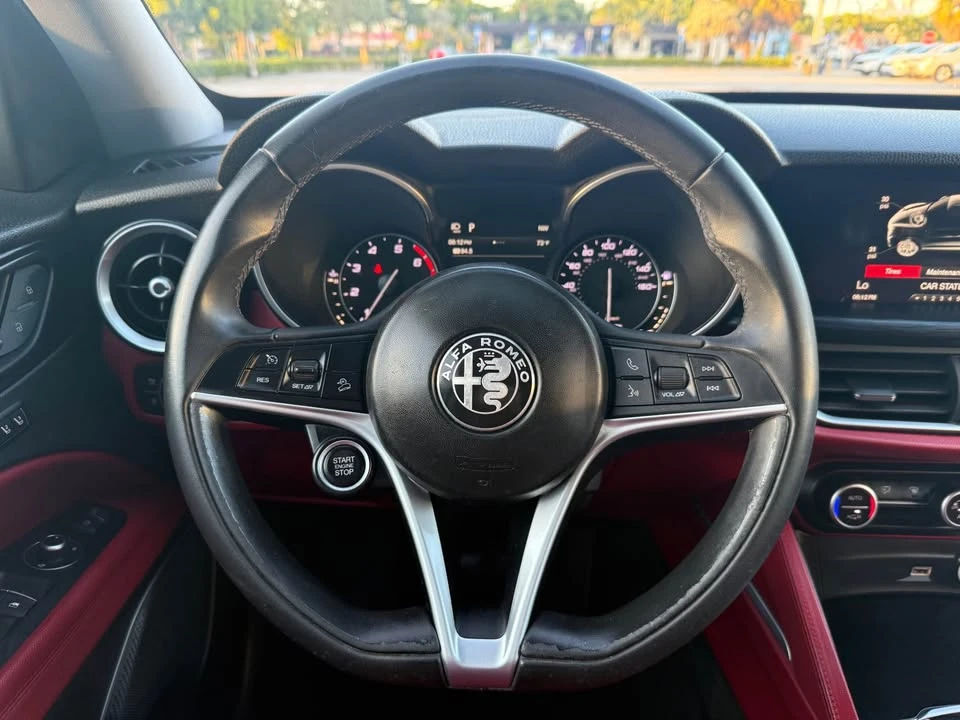 2019 Alfa Romeo Stelvio - Image 14 of 18