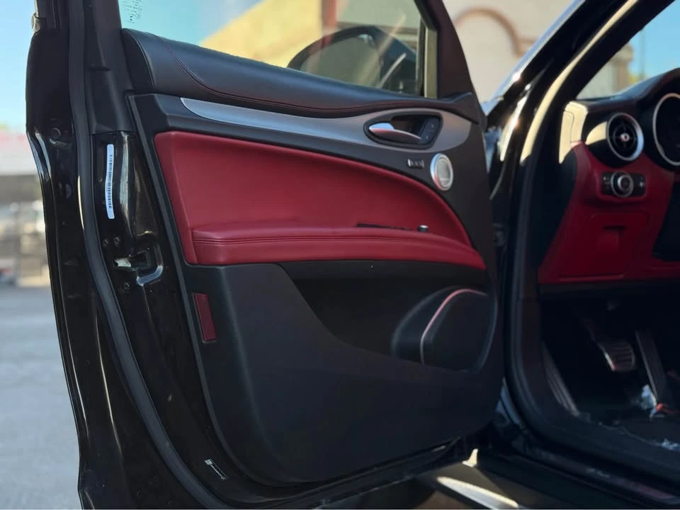2019 Alfa Romeo Stelvio - Image 16 of 19