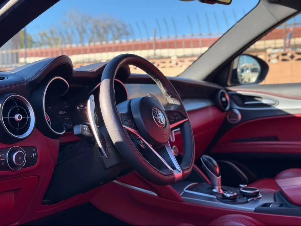 2019 Alfa Romeo Stelvio - Image 17 of 19