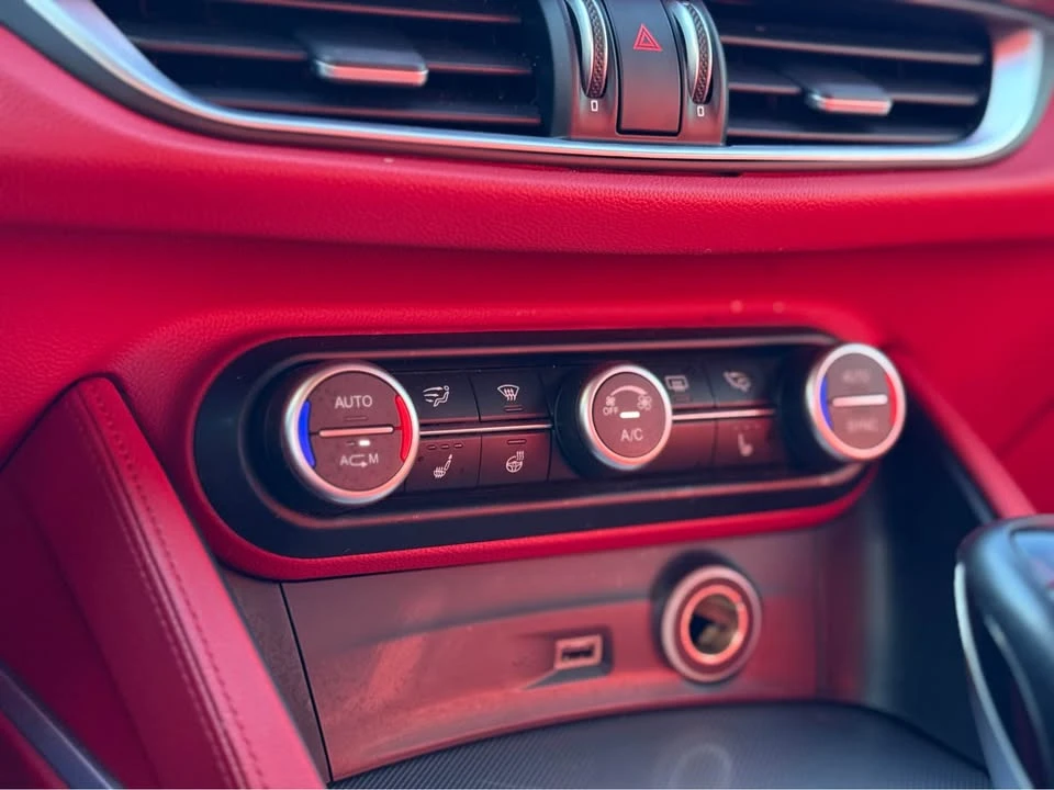 2019 Alfa Romeo Stelvio - Image 14 of 19