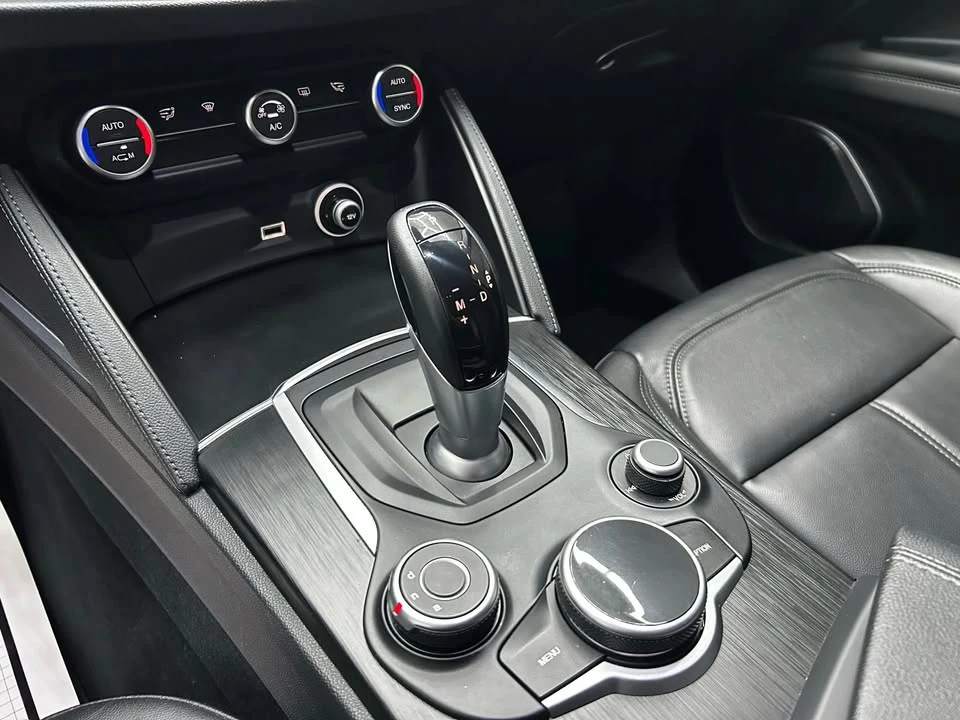 2019 Alfa Romeo Stelvio - Image 18 of 20
