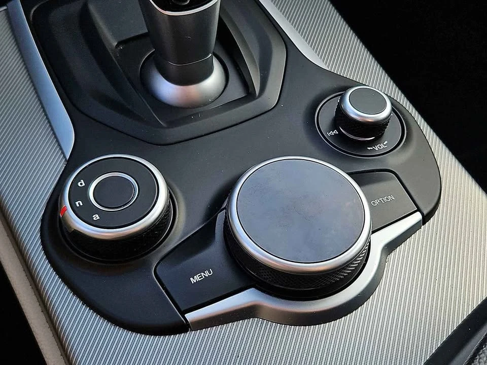 2019 Alfa Romeo Stelvio - Image 19 of 20