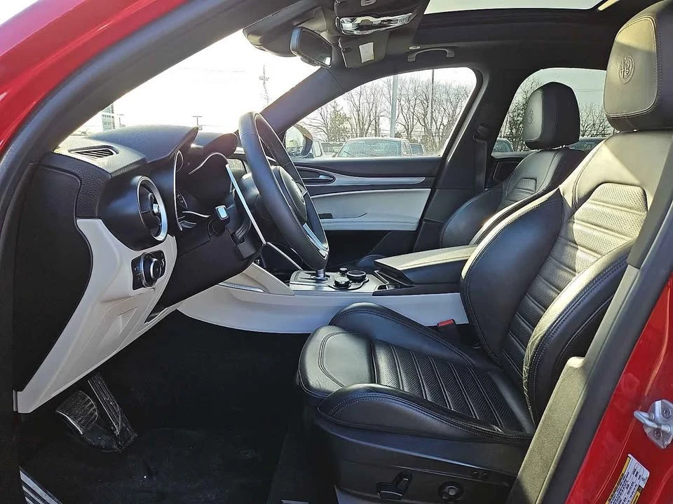 2019 Alfa Romeo Stelvio - Image 11 of 20