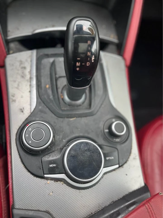 2019 Alfa Romeo Stelvio - Image 9 of 19