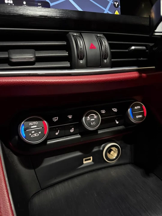 2019 Alfa Romeo Stelvio - Image 10 of 16