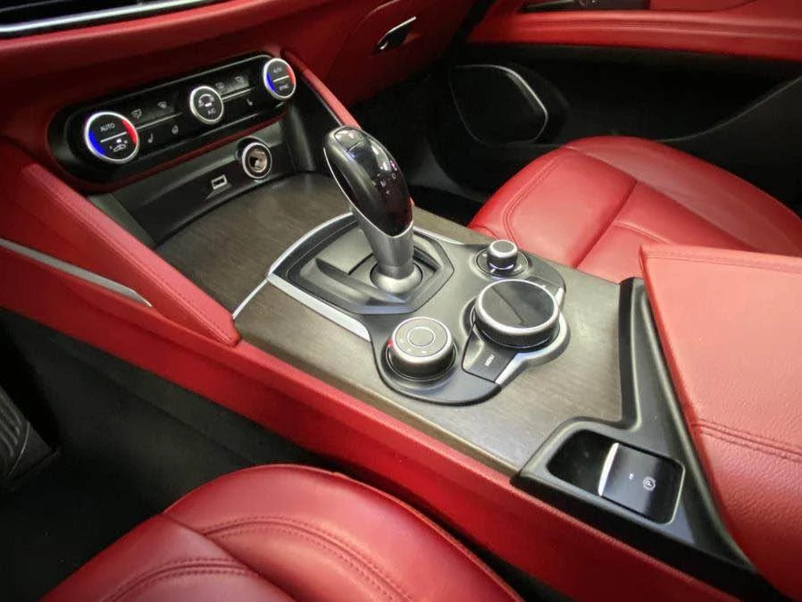 2019 Alfa Romeo Stelvio - Image 17 of 19