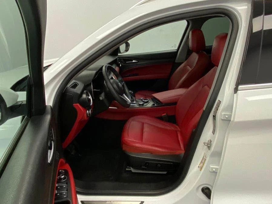 2019 Alfa Romeo Stelvio - Image 10 of 19