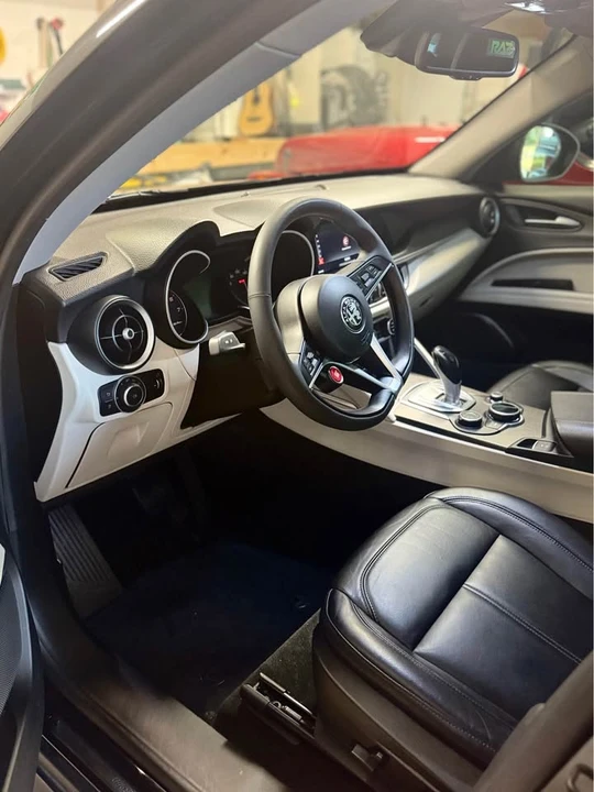2019 Alfa Romeo Stelvio - Image 8 of 12