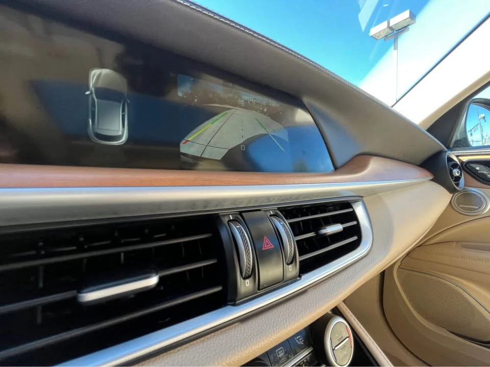 2019 Alfa Romeo Stelvio - Image 18 of 19