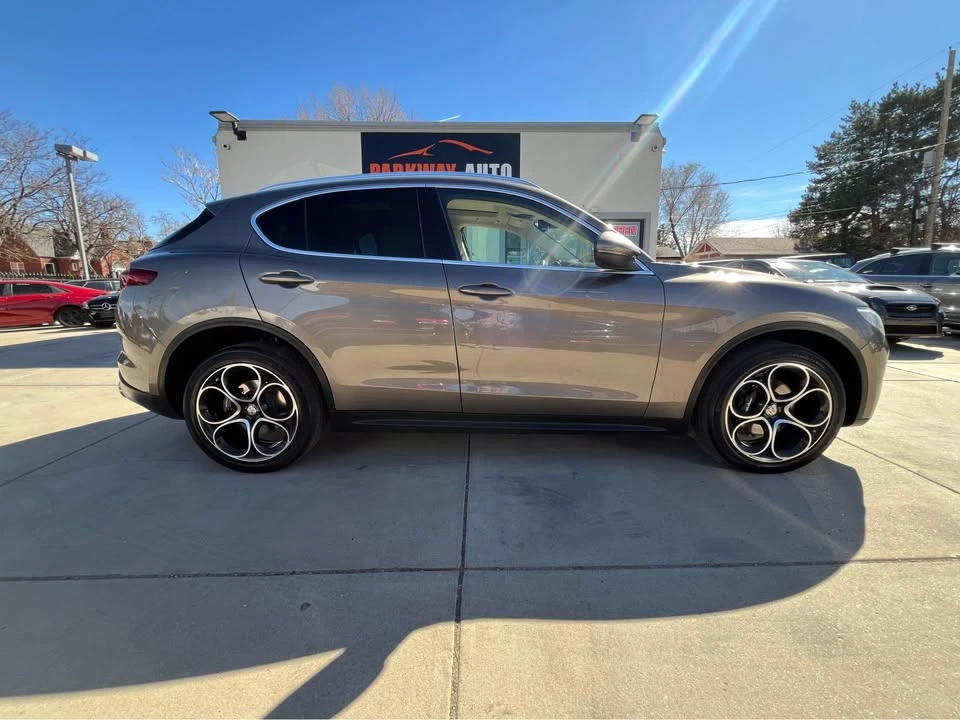 2019 Alfa Romeo Stelvio - Image 2 of 19