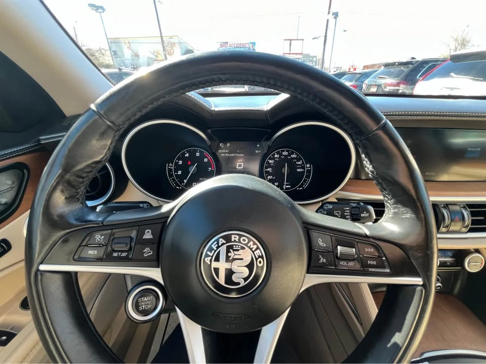 2019 Alfa Romeo Stelvio - Image 17 of 19
