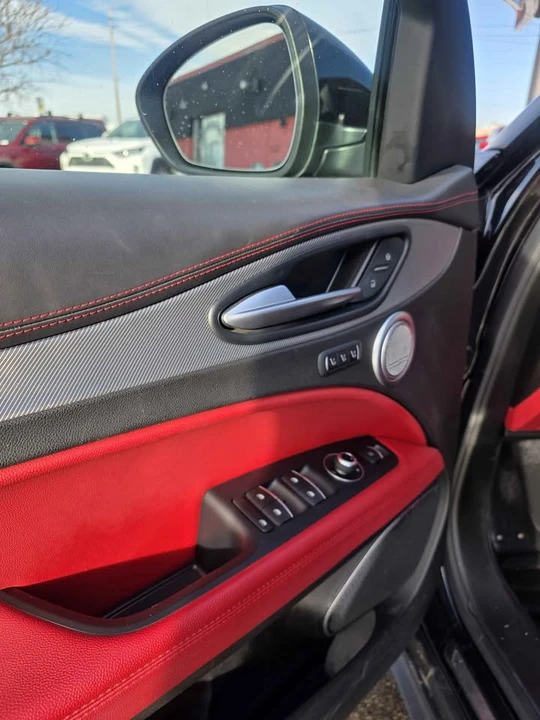 2019 Alfa Romeo Stelvio - Image 8 of 17