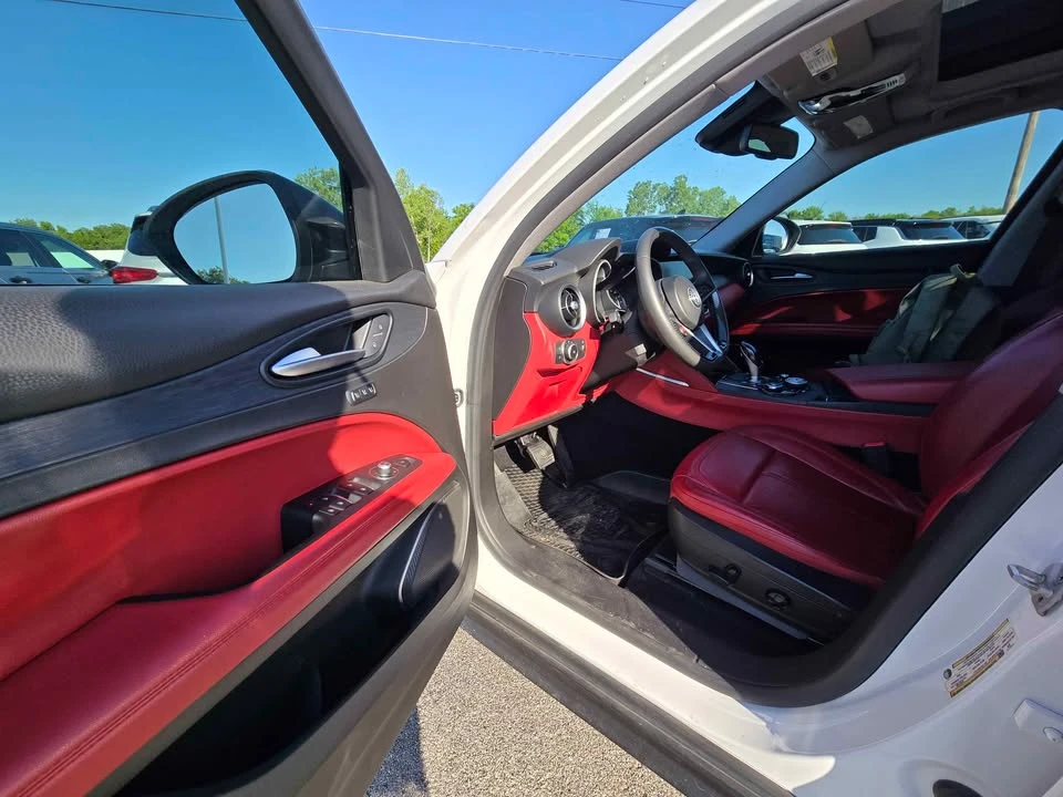 2019 Alfa Romeo Stelvio - Image 8 of 12