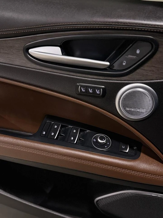 2019 Alfa Romeo Stelvio - Image 9 of 20