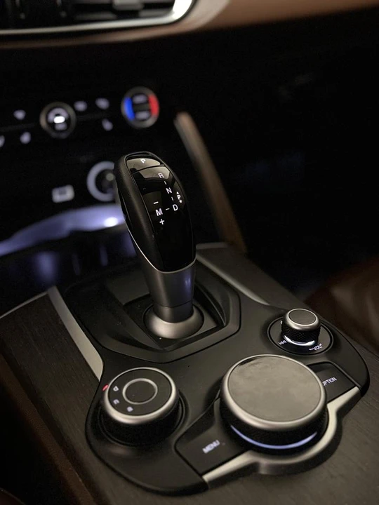 2019 Alfa Romeo Stelvio - Image 14 of 20
