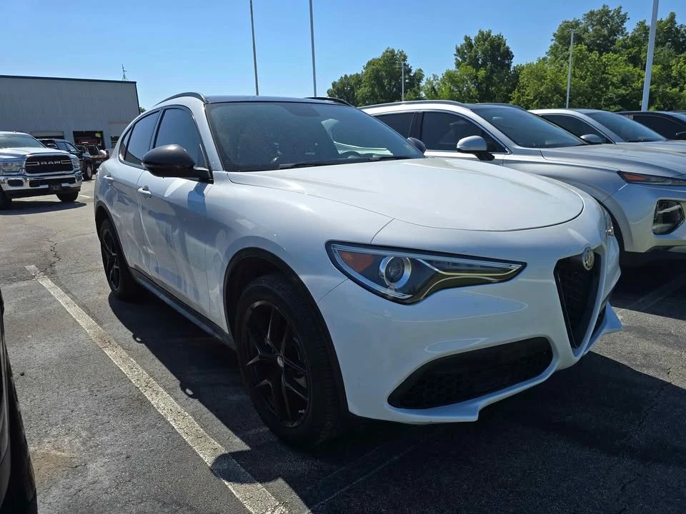 2019 Alfa Romeo Stelvio - Image 2 of 12