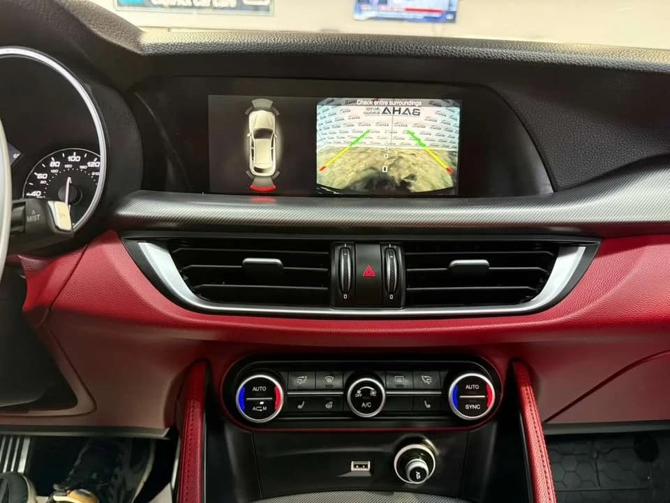 2019 Alfa Romeo Stelvio - Image 17 of 20