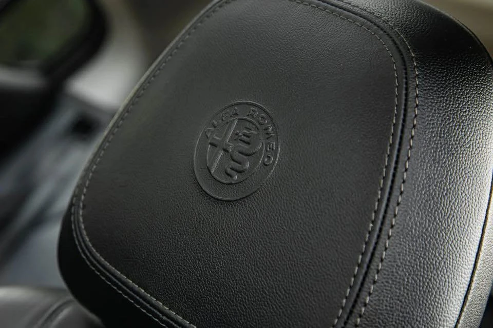 2019 Alfa Romeo Stelvio - Image 14 of 15