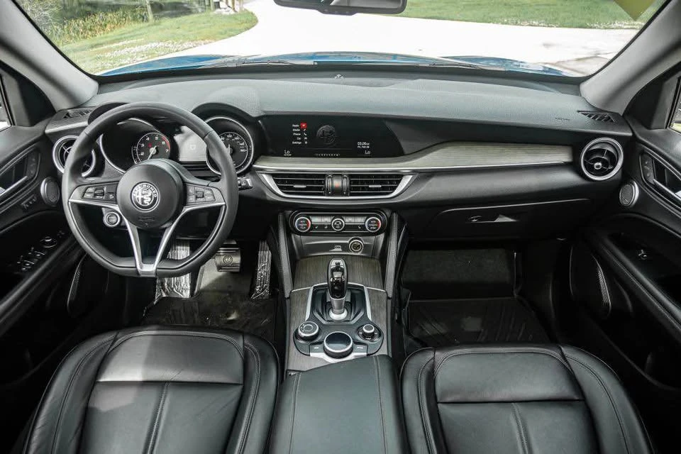 2019 Alfa Romeo Stelvio - Image 11 of 15