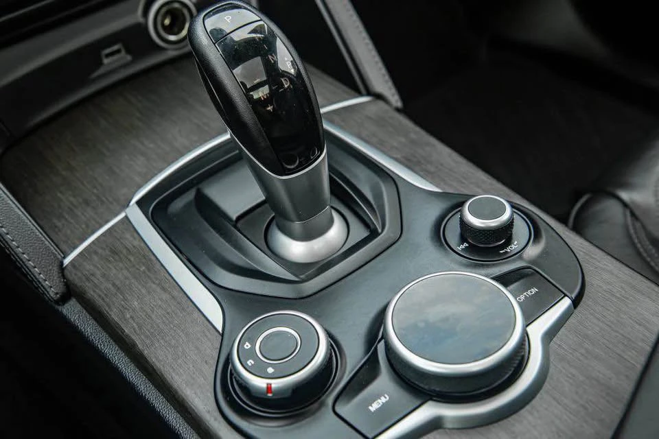 2019 Alfa Romeo Stelvio - Image 12 of 14