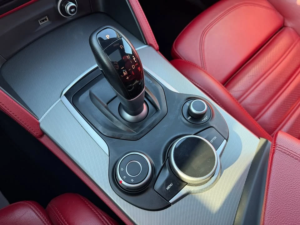 2019 Alfa Romeo Stelvio - Image 12 of 19