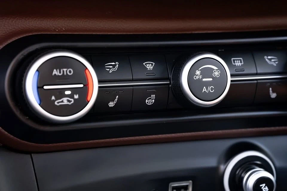 2019 Alfa Romeo Stelvio - Image 6 of 15