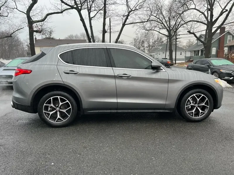 2019 Alfa Romeo Stelvio - Image 10 of 19