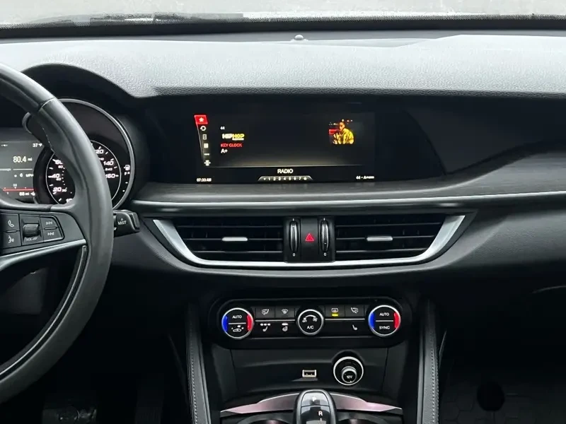 2019 Alfa Romeo Stelvio - Image 17 of 19