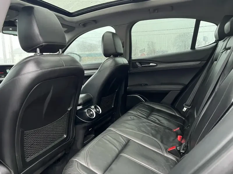 2019 Alfa Romeo Stelvio - Image 13 of 19