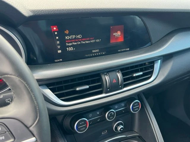 2019 Alfa Romeo Stelvio - Image 18 of 20
