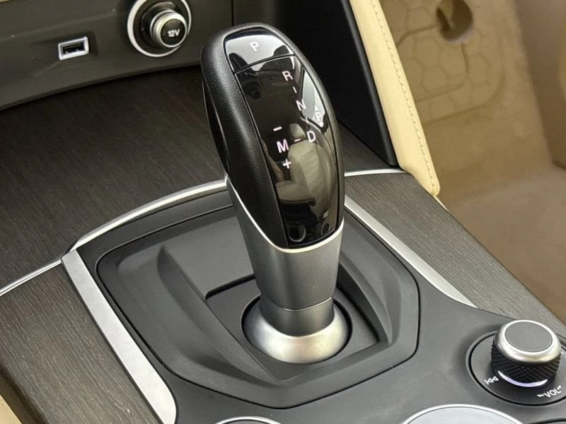 2019 Alfa Romeo Stelvio - Image 18 of 20