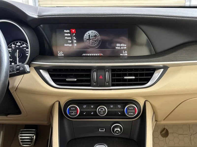 2019 Alfa Romeo Stelvio - Image 17 of 20