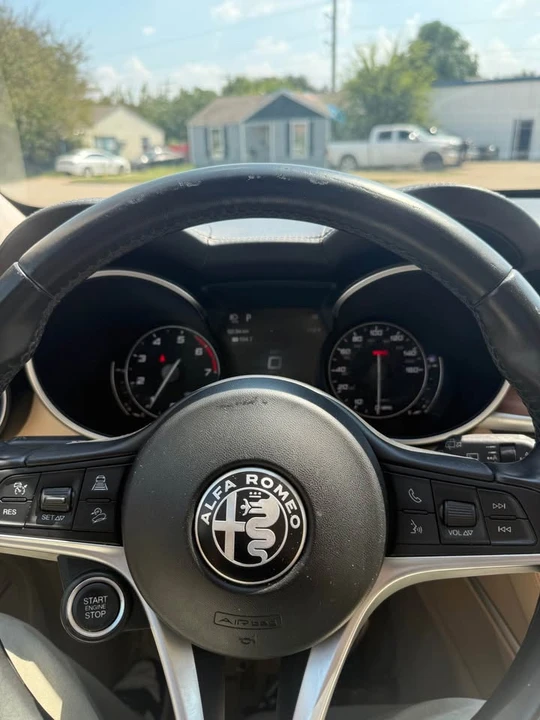 2019 Alfa Romeo Stelvio - Image 9 of 11